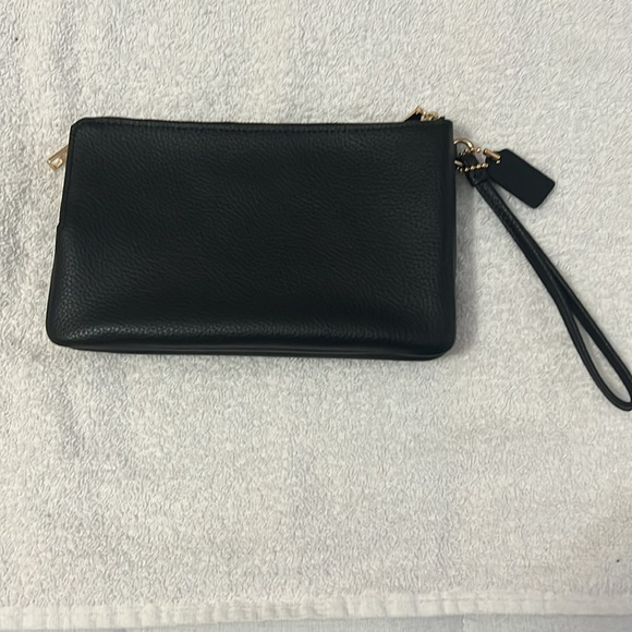 Coach leather Wristlet 8in X 5in - Picture 2 of 8